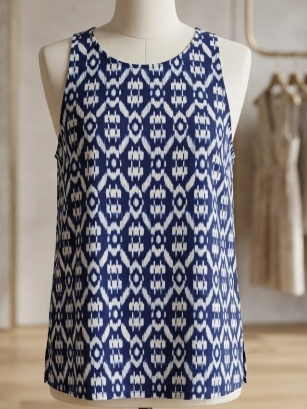 Old Navy Blue & White Ikat Print Sleeveless Tank Top Keyhole Back Casual Blouse